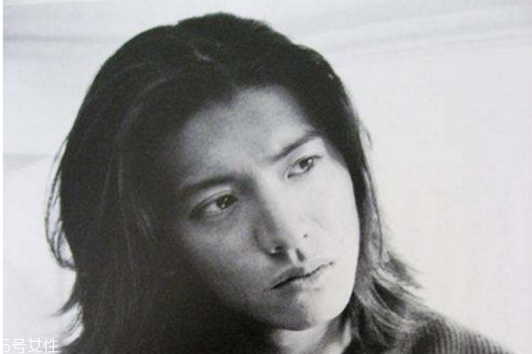 男生長發發型有哪些 男生留長發有幾種發型