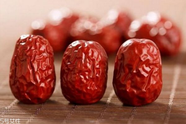 椰棗是什么東西 椰棗和紅棗有什么區別