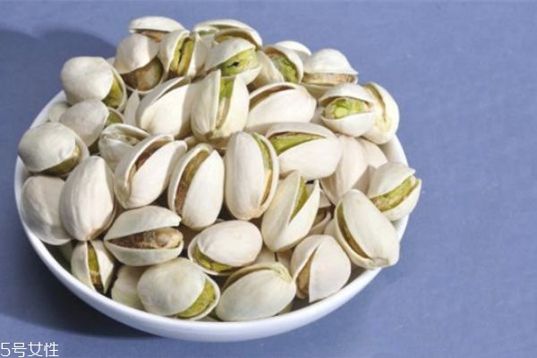 開(kāi)心果吃多了會(huì)怎么樣 開(kāi)心果一天吃多少合適