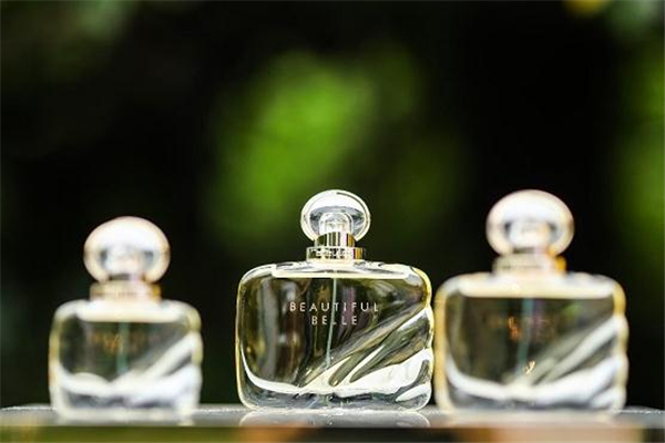 雅詩(shī)蘭黛真愛(ài)香水多少錢(qián) 雅詩(shī)蘭黛春季新品