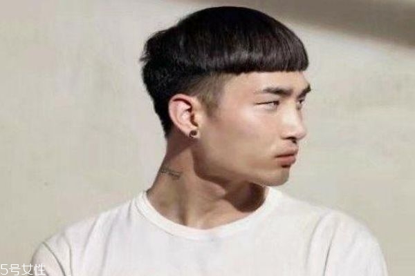 頭發少適合什么發型男 男生頭發稀少發型好看