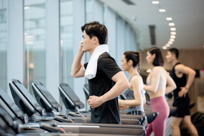 跑步會傷害膝關(guān)節(jié)嗎？注意正確的方法還要補氨糖