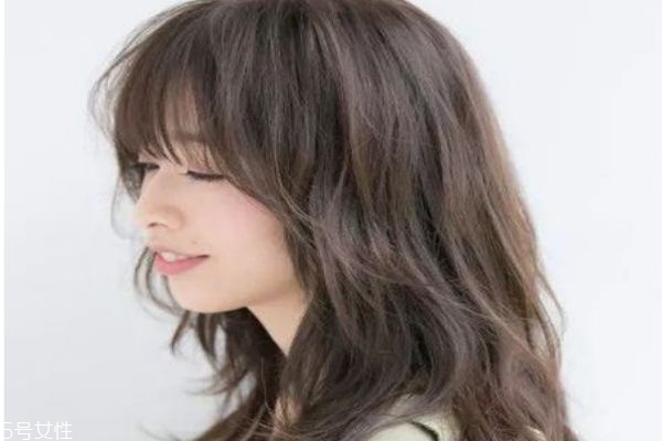 2019春夏發型趨勢 2019年中長發流行發型女