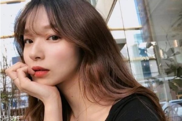 2019春夏發型趨勢 2019年中長發流行發型女