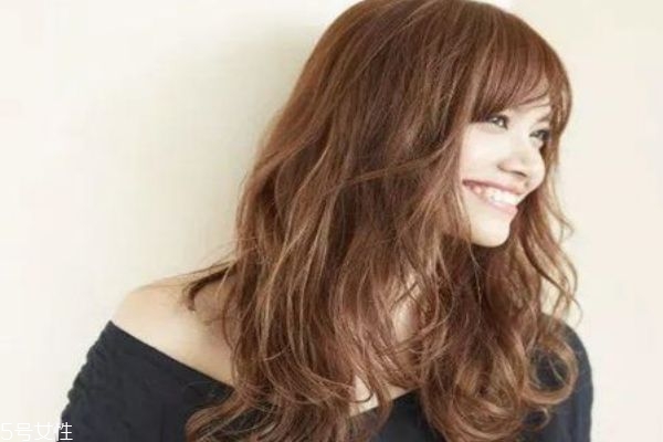 2019春夏發型趨勢 2019年中長發流行發型女