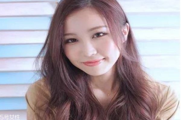 2019春夏發型趨勢 2019年中長發流行發型女
