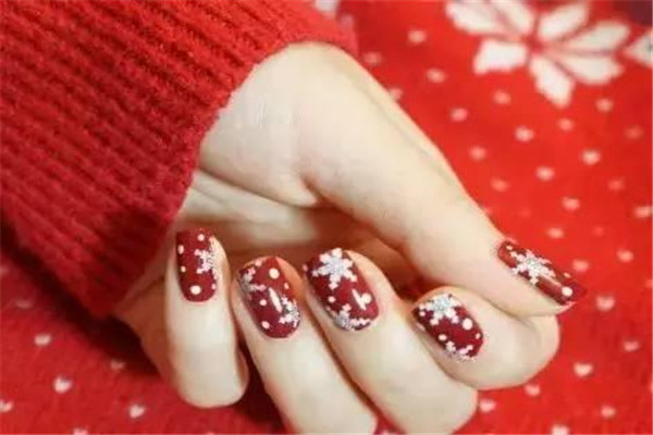 美甲可以保持多久 美甲應該怎么保養