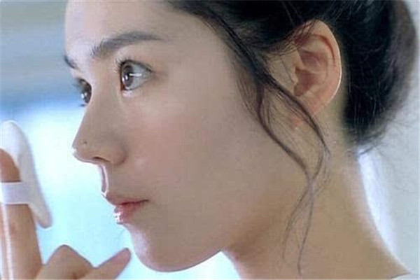 鼻子脫皮撕下來(lái)紅紅的怎么辦 鼻子巧妙護(hù)理