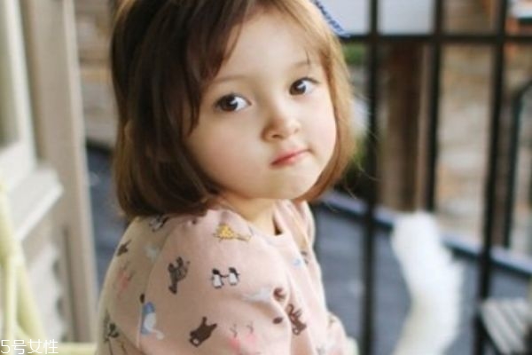 3歲寶寶短發簡單編發 小女孩可愛發型
