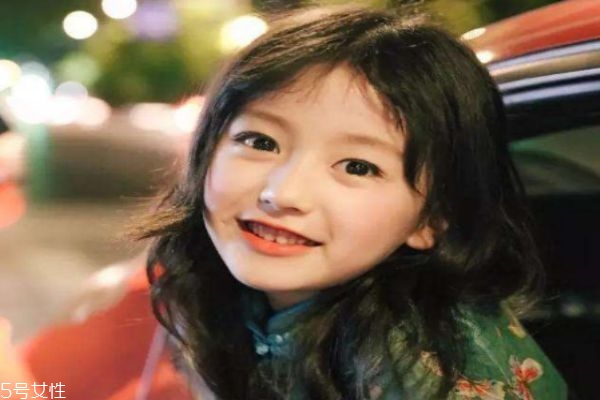 3歲寶寶短發簡單編發 小女孩可愛發型