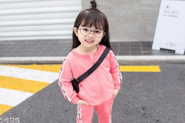 3歲寶寶短發簡單編發 小女孩可愛發型