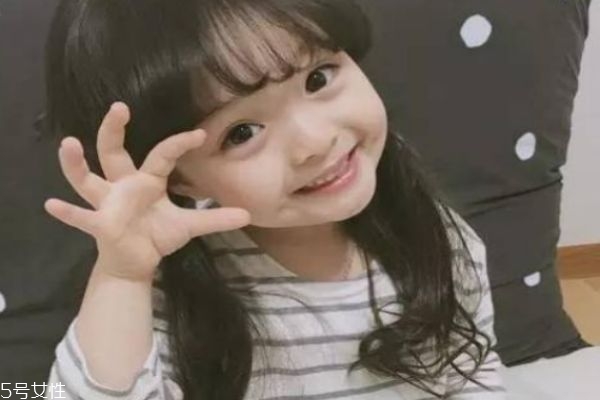 兒童女孩梳頭發的花樣 小女孩花式扎頭發步驟