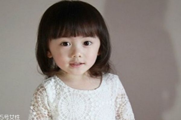 3歲寶寶短發簡單編發 小女孩可愛發型