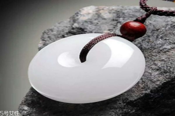 白玉應該怎么存放呢 白玉的價格是怎么樣的呢