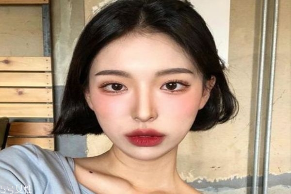 鎖骨發怎么剪好看 今年流行的鎖骨發