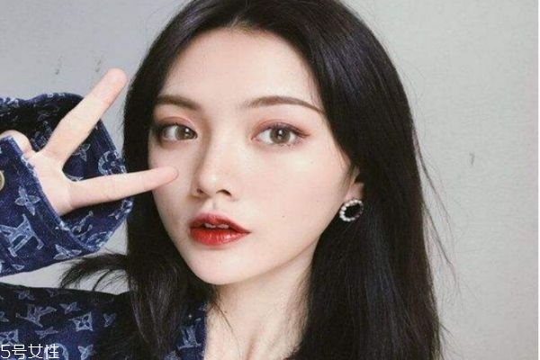鎖骨發怎么剪好看 今年流行的鎖骨發