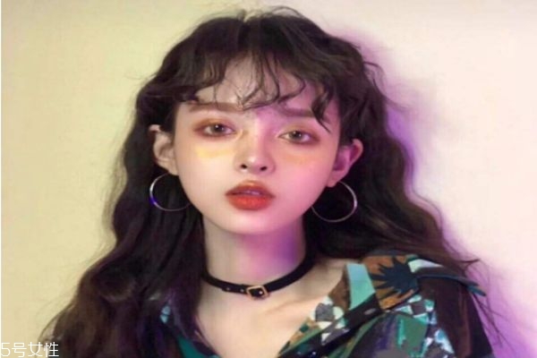 臉大什么發型顯臉小 臉大女生顯臉小的發型