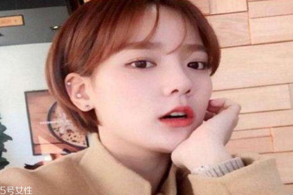 臉大什么發型顯臉小 臉大女生顯臉小的發型