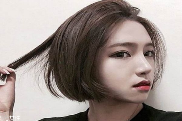 臉大什么發型顯臉小 臉大女生顯臉小的發型
