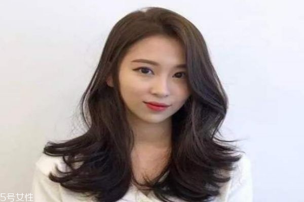 臉大什么發型顯臉小 臉大女生顯臉小的發型