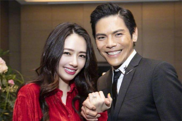 成熟男人喜歡你的表現有哪些 成熟男人喜歡單純的女孩嗎