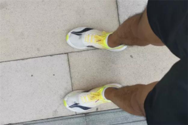 李寧飛電和天馬的區別 李寧飛電跑鞋腳感怎么樣