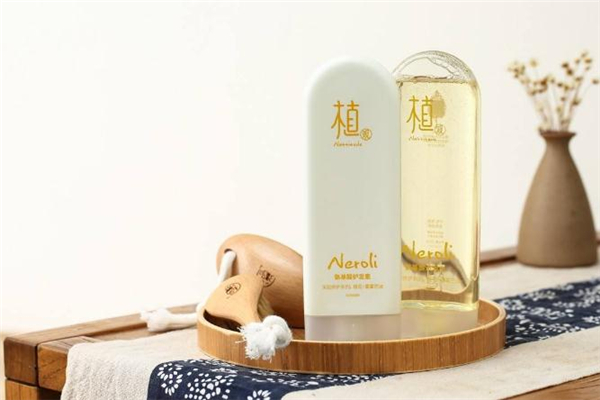氨基酸洗發水適合什么發質 氨基酸洗發水品牌推薦