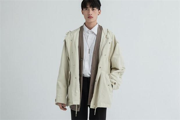 男生秋天外套里面穿什么好看 男生穿什么內搭帥氣