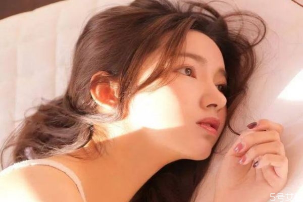 女生染什么顏色頭發好看 今年女生流行染什么顏色的頭發