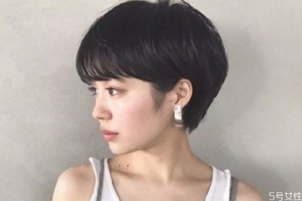 短發弄什么發型好看 女生短發怎么扎