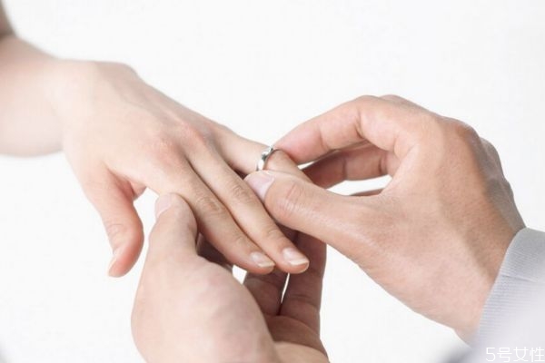 如何經營婚姻呢 正確經營婚姻的方法有什么呢