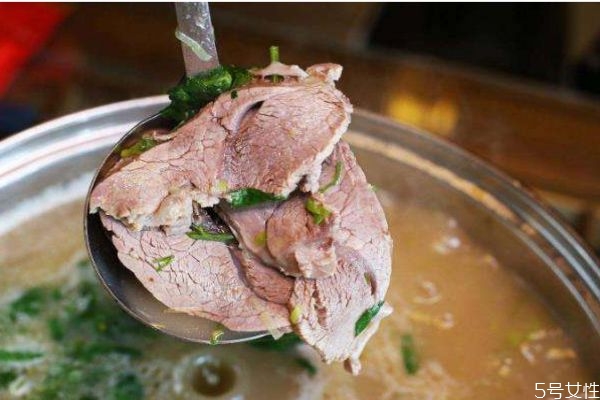 羊肉湯有什么營養價值呢 喝羊肉湯有什么好處呢