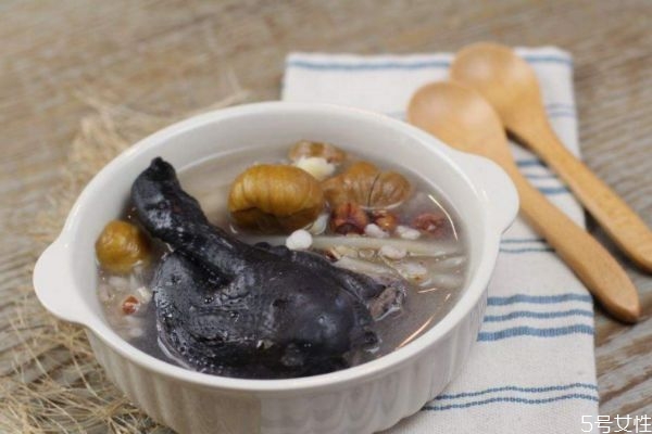 烏雞湯的熱量高嗎 喝烏雞湯會(huì)長胖嗎