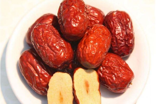 紅棗有什么營養價值呢 紅棗和青棗有什么區別呢