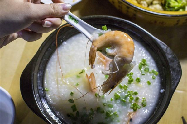 海鮮粥是發物嗎 海鮮粥是寒性的嗎
