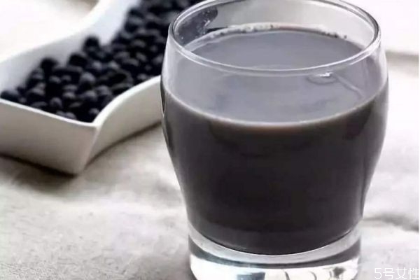 黑豆漿和豆漿有什么區別呢 黑豆漿營養價值有什么呢
