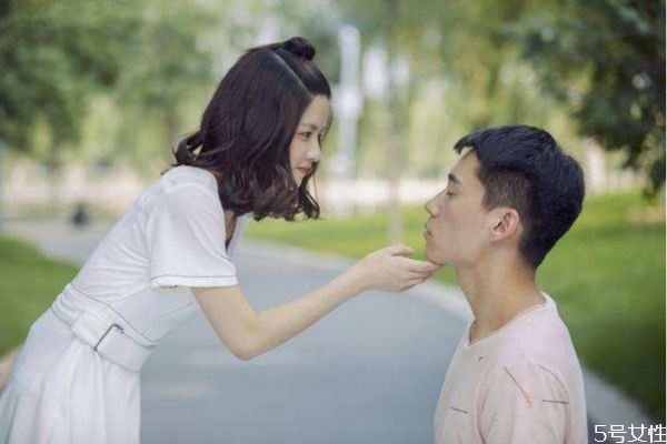 網戀怎么試探對方真心 網戀真的會有結果嗎