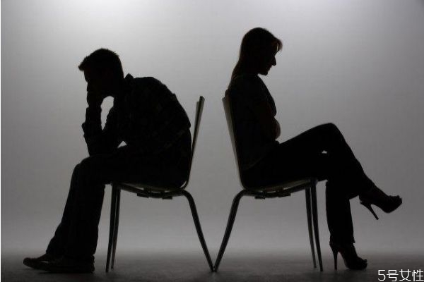 被老公冷落應該怎么辦 老公長期冷落你如何挽回