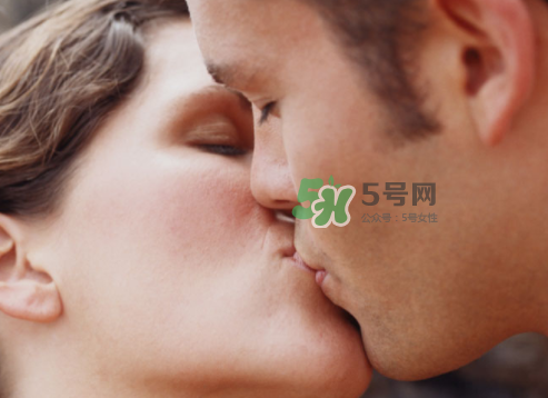 如何接吻更有感覺？如何接吻讓她舒服？