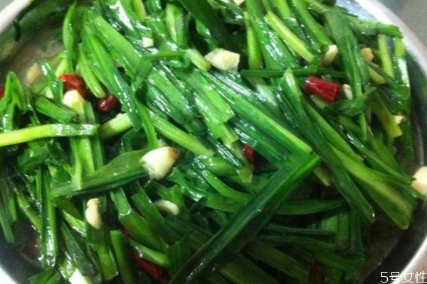 蒜苔有什么營養價值呢 吃蒜苔有什么好處
