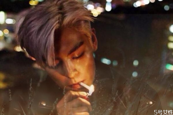 男生想引起你關注的表現 聊天態度看出他喜歡你