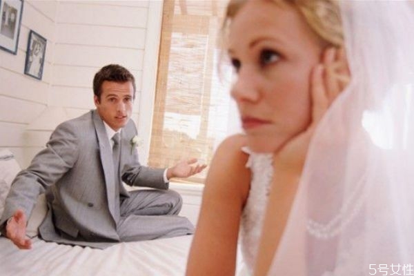 出軌被老婆發現怎么辦 出軌被發現該怎么處理