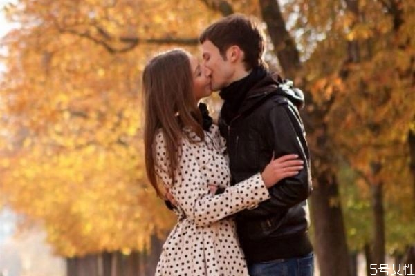 出軌的男人還會像以前一樣愛老婆嗎 出軌還愛老婆的表現