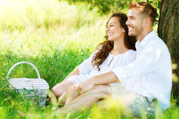 為什么男人朋友圈不發老婆照片 男人朋友圈不發老婆的原因