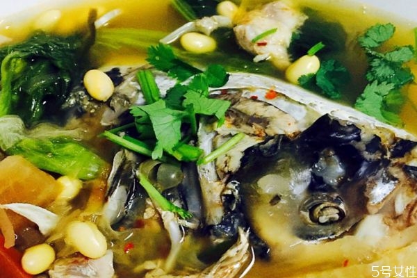 酸菜魚(yú)頭湯怎么做好吃 酸菜魚(yú)頭湯的美味做法