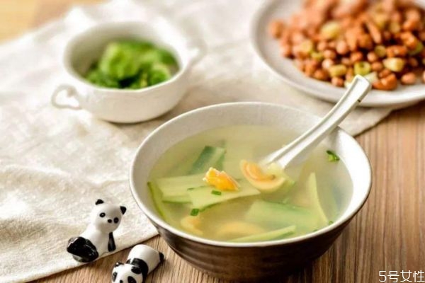 熬夜的時(shí)候喝湯會(huì)長胖嗎 熬夜喝湯是長胖的原因嗎