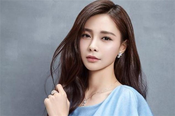 軟化頭發是什么意思 軟化頭發的藥水叫什么