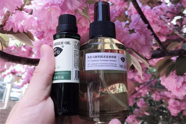 阿芙荷荷巴油可以抹頭發嗎 阿芙荷荷巴油怎么用在頭發上