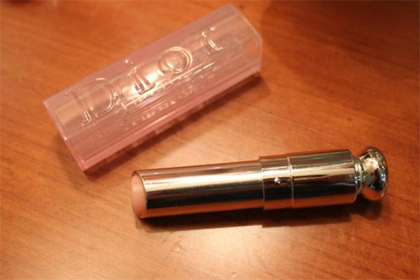 迪奧變色唇膏保質期多久 迪奧變色唇膏過期了還能用嗎