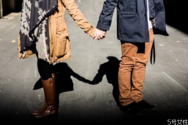 男人不愛(ài)你的九個(gè)特征 當(dāng)你開始懷疑他不愛(ài)你就是不愛(ài)了